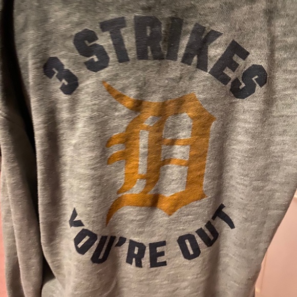 NWT Pink VS MLB Detroit tigers 3 strikes you're out cold shoulder sweatshirt S - Picture 2 of 11